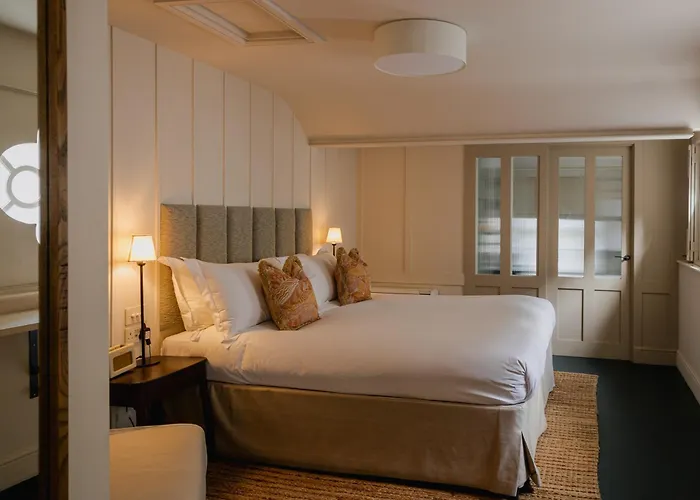 No 15 By Guesthouse, BathSpa Hotel